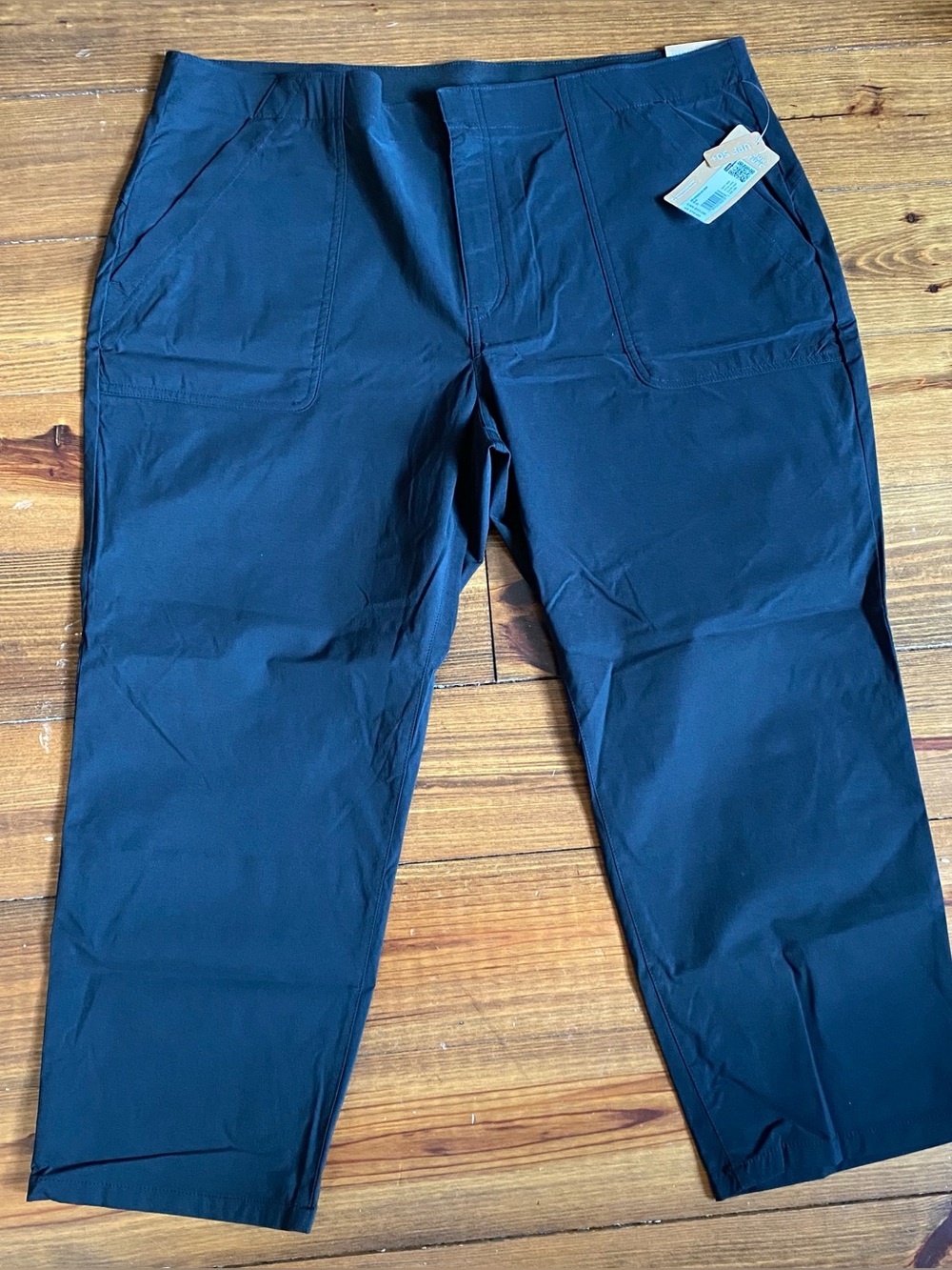 Eddie Bauer Women’s Horizon High Rise Straight Crop Pants Black NWT Size 18